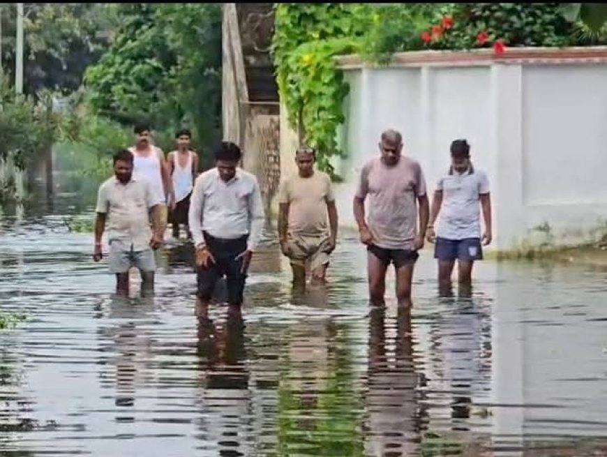 रिहायशी इलाकों में आ रहा बदबूदार पानी, रहवासियों में नाराजगी:फ्रीगंज, संजय नगर समेत कई इलाकों से गंदे पानी की शिकायतें मिल रहीं